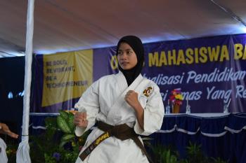 Zahra Atlit Shorinji Kempo Lampung Lulus Akpol Keluarga Tangis Bahagia